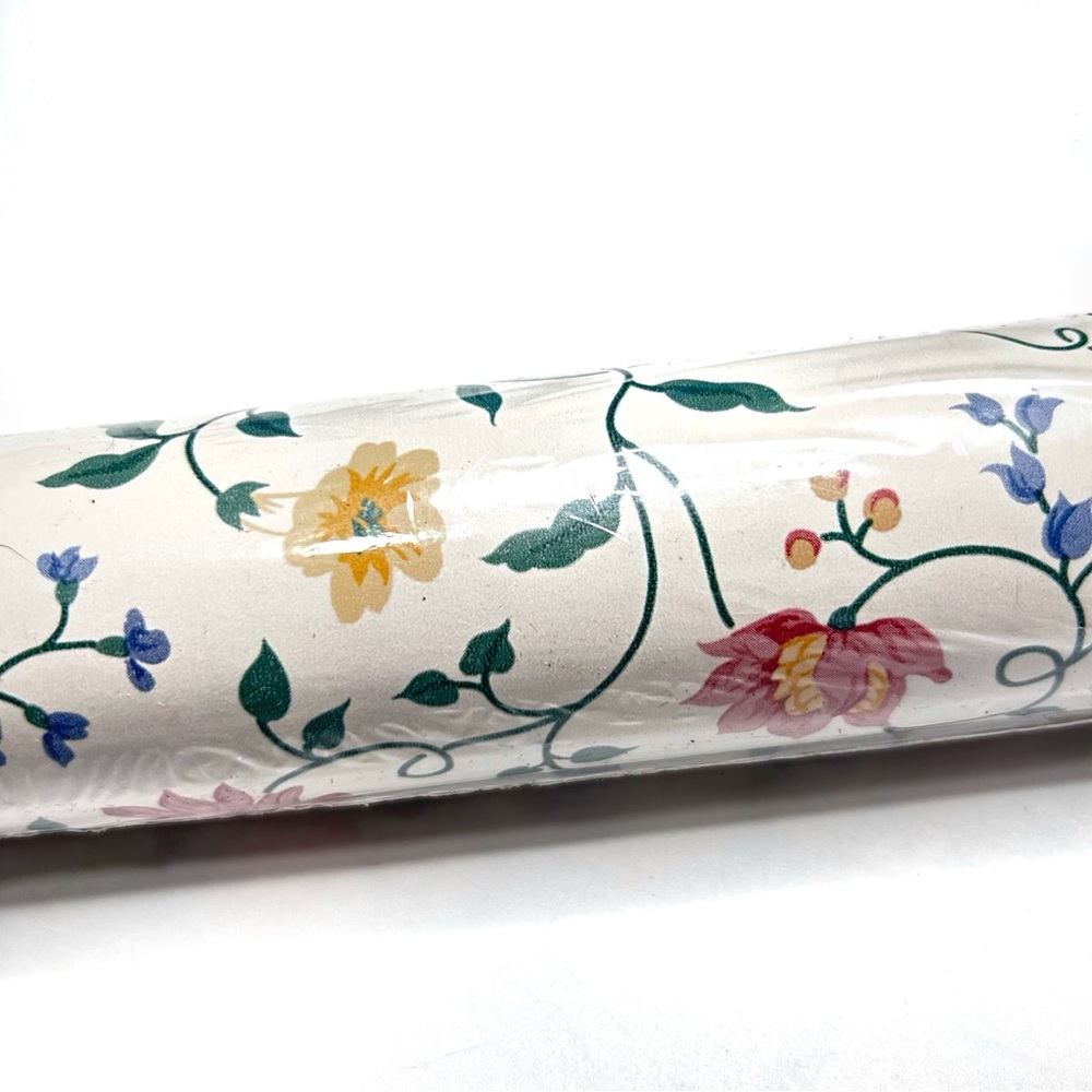 New Vintage Wallpaper Roll Floral Flowers White Cream Cottagecore